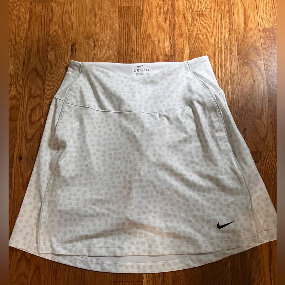 Nike DriFit women’s tennis/golf skirt size XS
